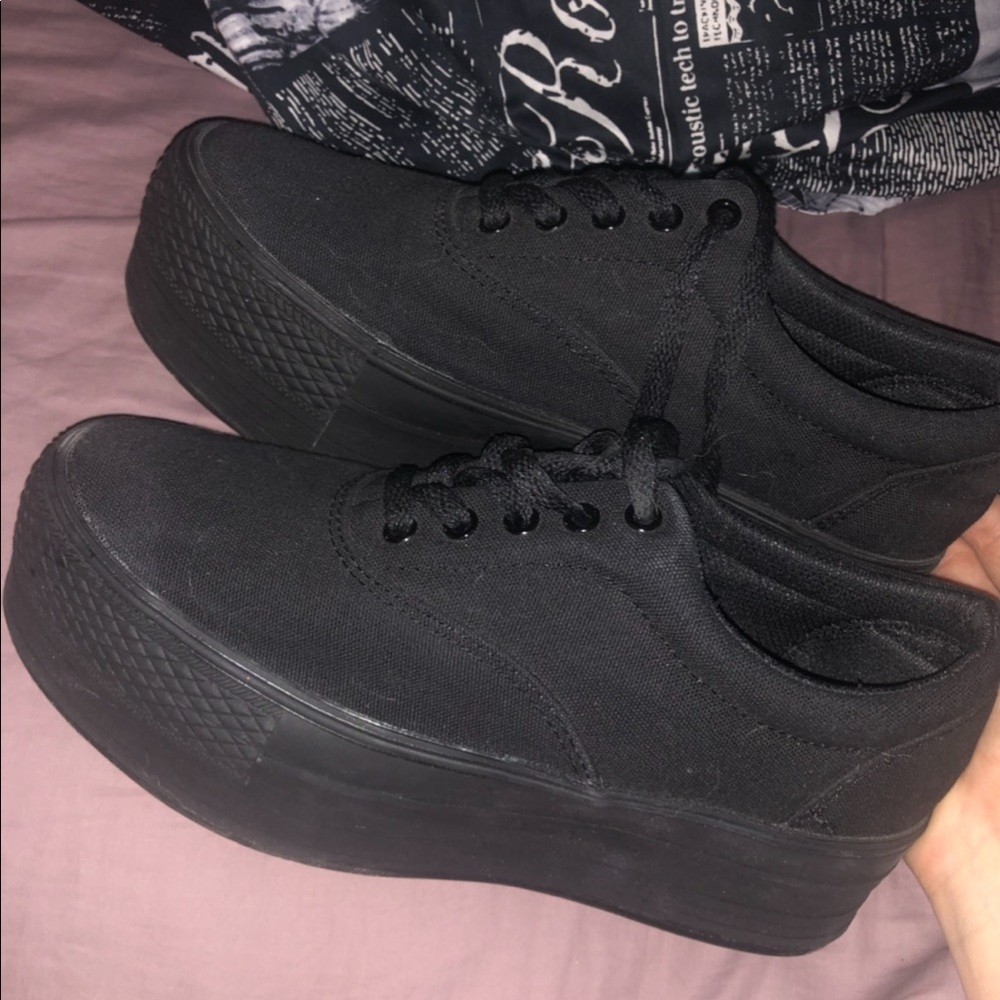 🖤 Black platforms 🖤